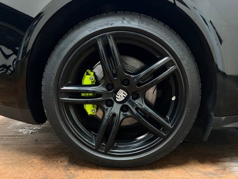 Used 2018 Porsche Panamera 4 w/ Premium Package Plus image 12