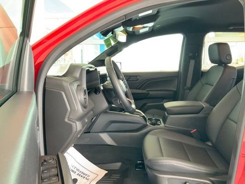 Used 2025 Chevrolet Colorado Trail Boss AWD/4WD image 15