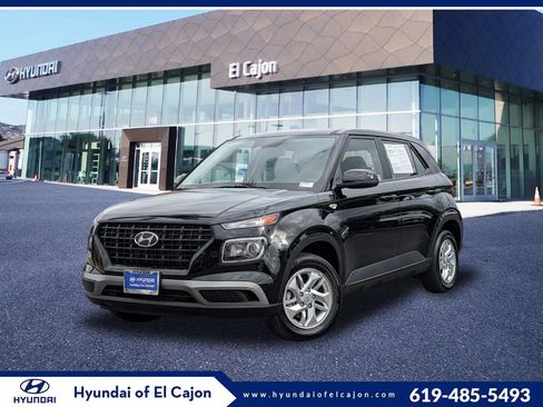 Certified 2025 Hyundai Venue SE FWD image 1