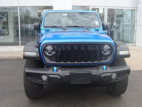Used 2024 Jeep Wrangler Unlimited AWD/4WD image 2