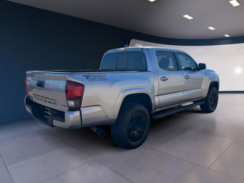 Used 2022 Toyota Tacoma SR image 5