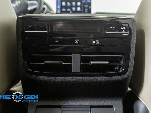 Used 2025 Acura MDX SH-AWD w/ Technology Package image 29