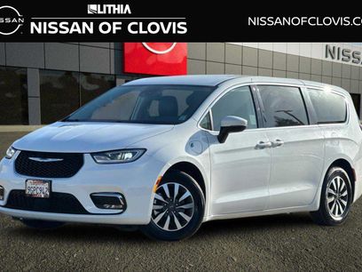 Used 2023 Chrysler Pacifica Touring-L