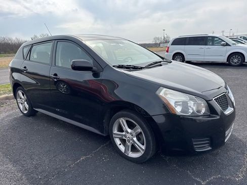 Used 2010 Pontiac Vibe w/ Preferred Package image 3