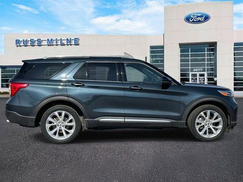 Used 2022 Ford Explorer Platinum w/ Equipment Group 601A image 2
