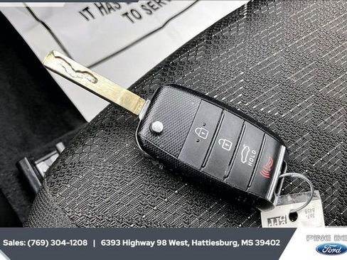 Used 2023 Kia Rio S image 9