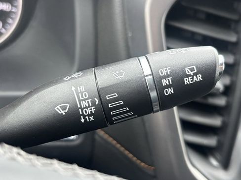 Used 2023 GMC Acadia AT4 image 21