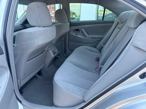 Used 2011 Toyota Camry LE FWD image 14