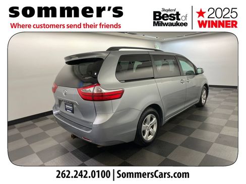 Used 2015 Toyota Sienna LE FWD image 5