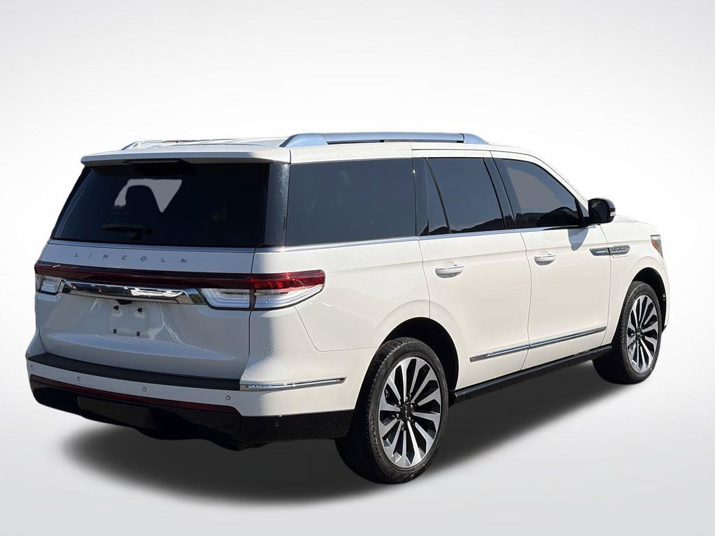 Used 2023 Lincoln Navigator Reserve AWD/4WD image 6