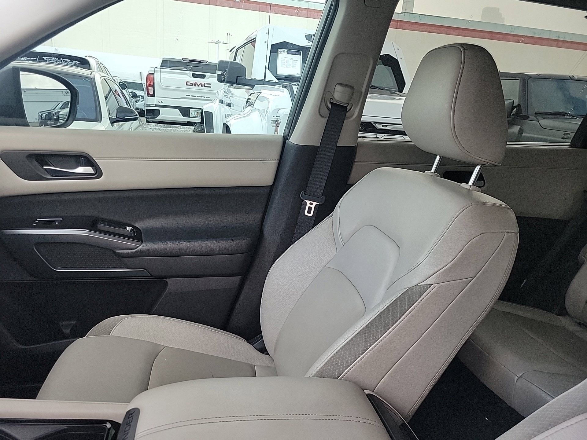 Used 2024 Nissan Pathfinder SL FWD image 22