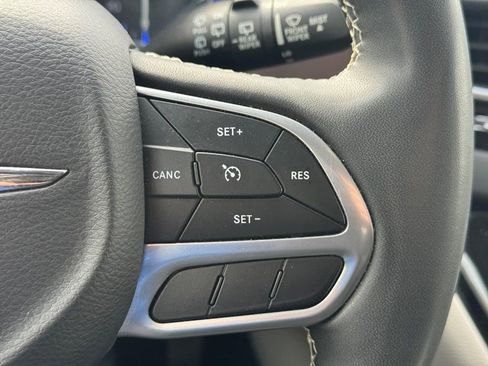 Used 2023 Chrysler Voyager LX FWD image 17