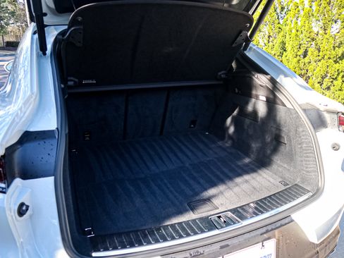 Used 2024 Porsche Cayenne S image 32