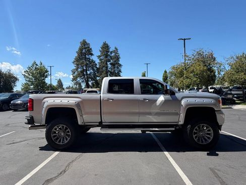 Used 2019 GMC Sierra 2500 Denali w/ Duramax Plus Package AWD/4WD image 6