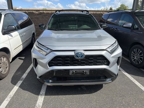 Used 2022 Toyota RAV4 XSE AWD/4WD image 3