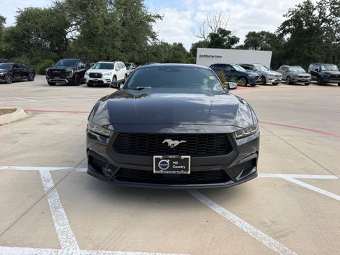Used 2024 Ford Mustang Coupe RWD image 8