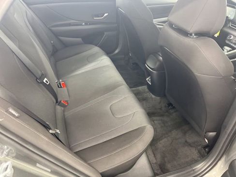 Used 2025 Hyundai Elantra SE FWD image 22