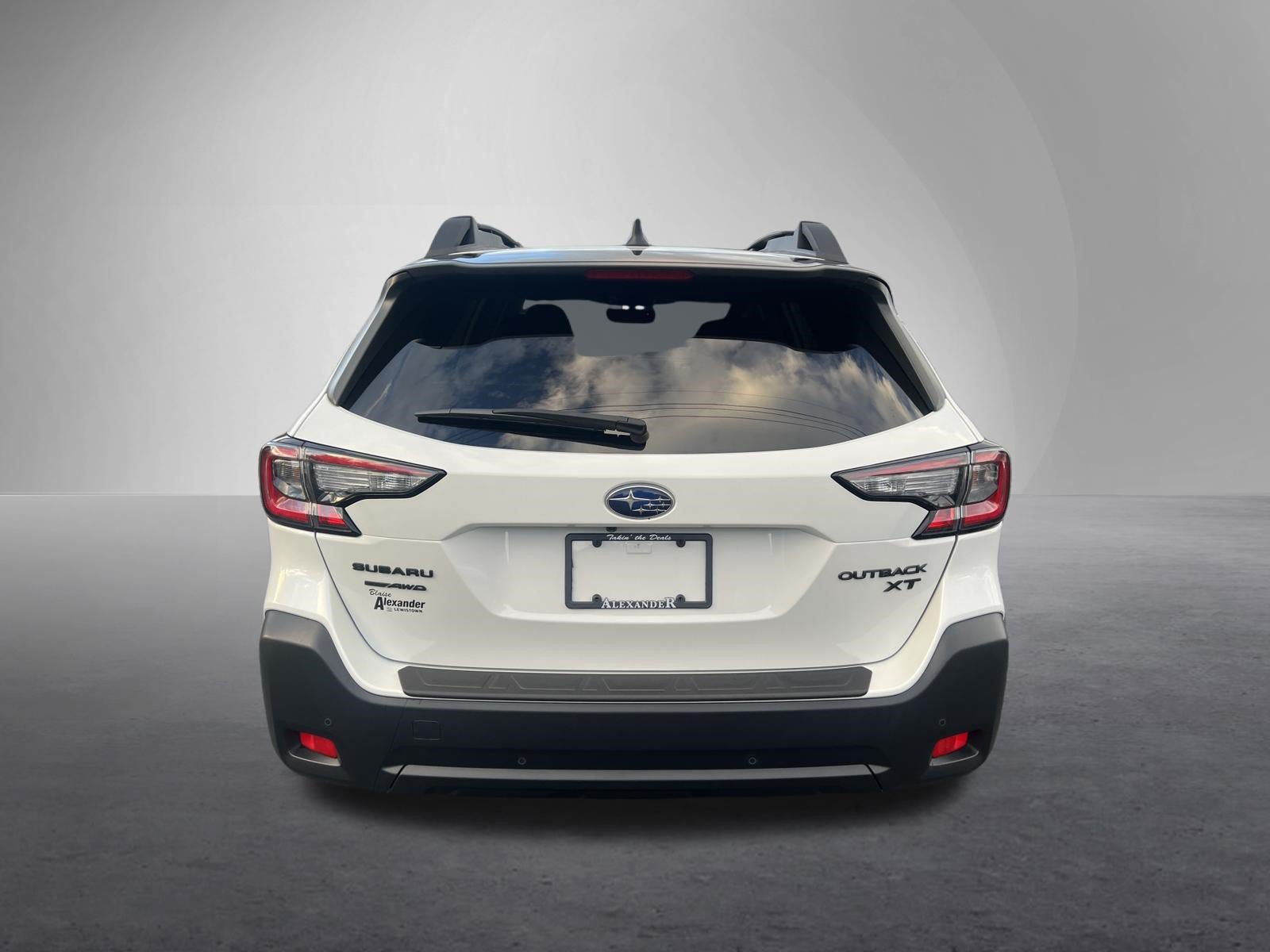Used 2025 Subaru Outback Onyx Edition XT AWD/4WD image 4
