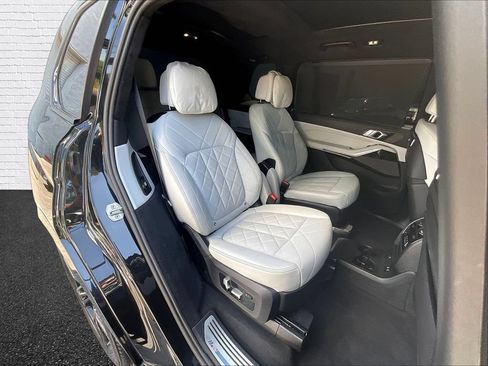 Used 2023 BMW X7 xDrive40i w/ M Sport Package AWD/4WD image 21