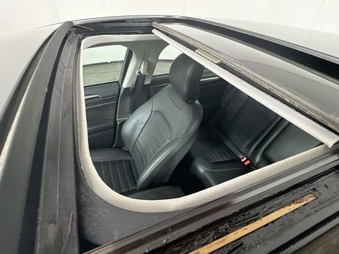 Used 2016 Ford Fusion SE w/ Equipment Group 202A FWD image 24