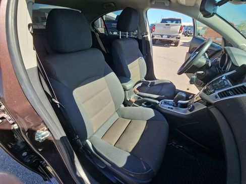 Used 2015 Chevrolet Cruze LT w/ Technology Package FWD image 16