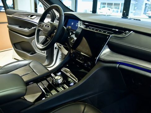 Used 2023 Jeep Grand Cherokee Overland image 26