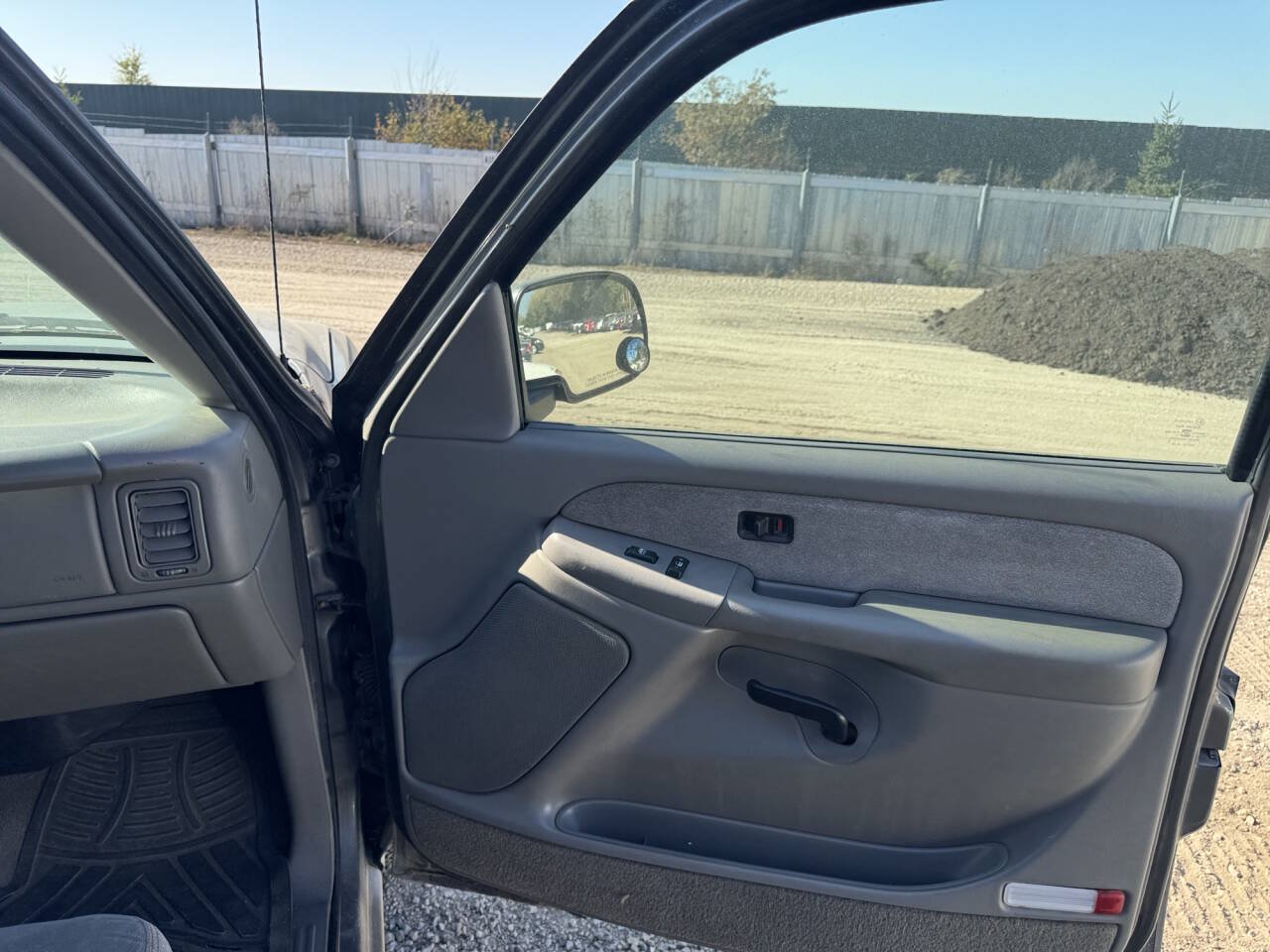 Used 2000 Chevrolet Silverado 1500 LS w/ Off-Road Chassis Pkg AWD/4WD image 28