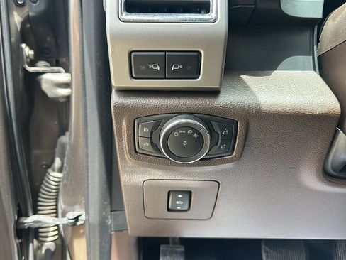 Used 2015 Ford F150 King Ranch w/ Equipment Group 601A Luxury AWD/4WD image 24
