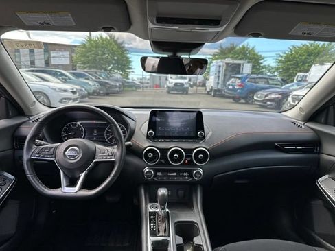 Used 2023 Nissan Sentra SR w/ Electronics Package FWD image 10