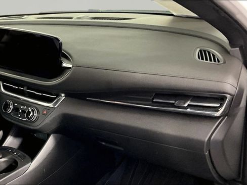 Certified 2024 Buick Envista Preferred w/ Advanced Safety Package FWD image 24