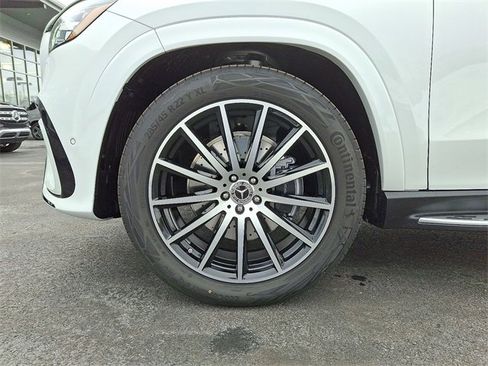 Certified 2026 Mercedes-Benz GLS 580 4MATIC image 8