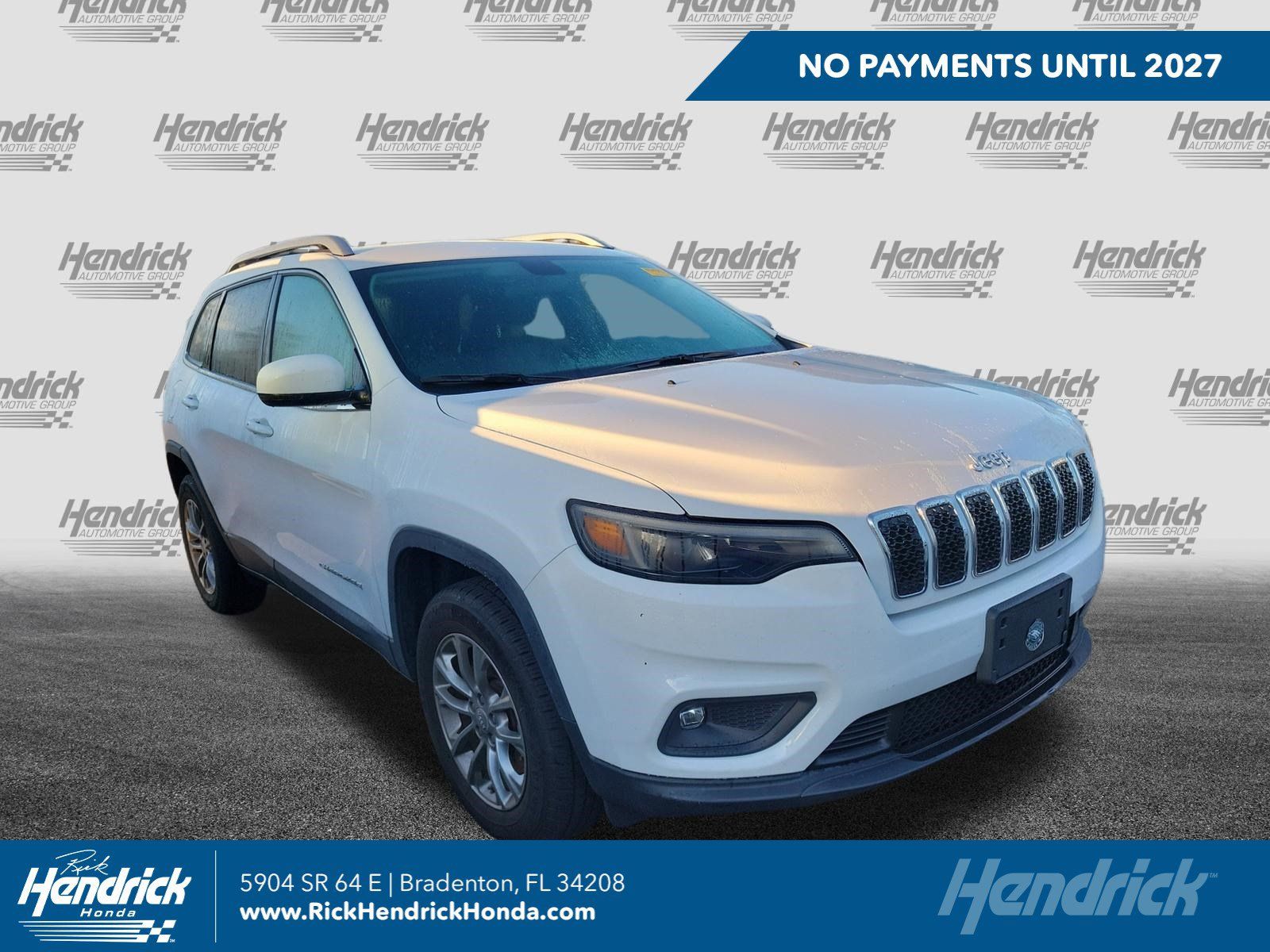 Used 2019 Jeep Cherokee Latitude Plus w/ Cold Weather Group AWD/4WD image 1