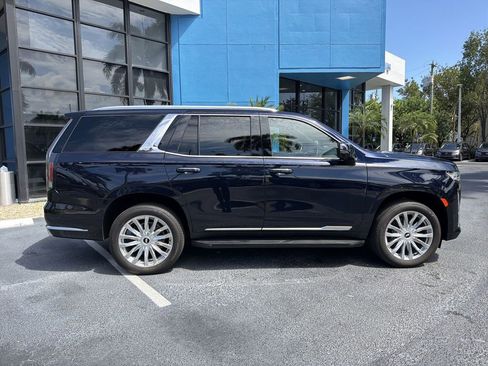 Used 2024 Cadillac Escalade Premium Luxury AWD/4WD image 9
