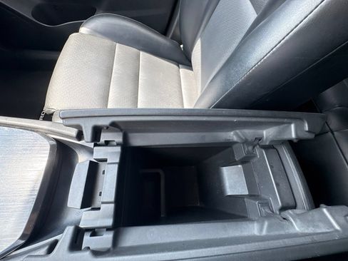 Used 2021 Nissan Rogue SV w/ Premium Package FWD image 28