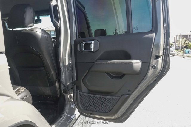Used 2022 Jeep Wrangler Unlimited Sahara AWD/4WD image 38