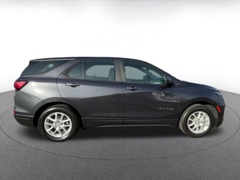 Used 2022 Chevrolet Equinox LS image 16