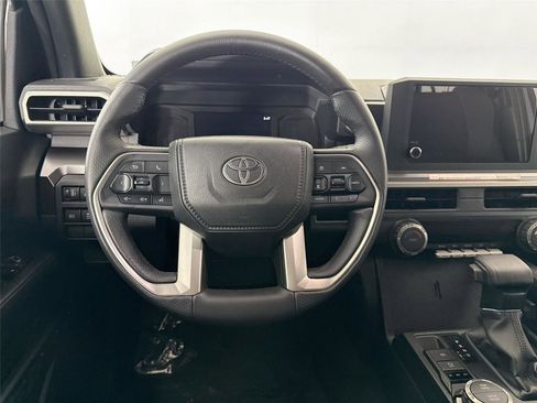 Certified 2025 Toyota 4Runner SR5 AWD/4WD image 29