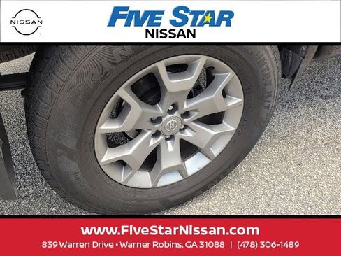 Used 2020 Nissan Frontier SV AWD/4WD image 17