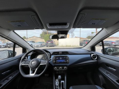 Used 2025 Nissan Versa SV image 33