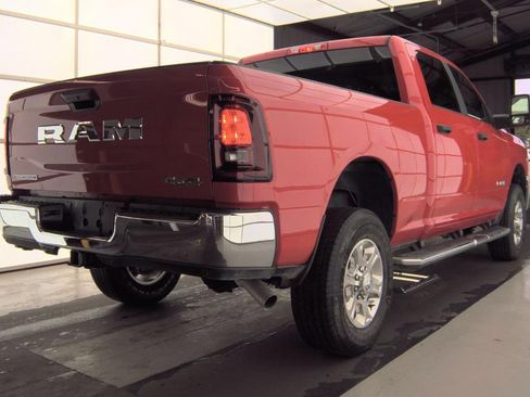 Used 2026 RAM 2500 Big Horn AWD/4WD image 4