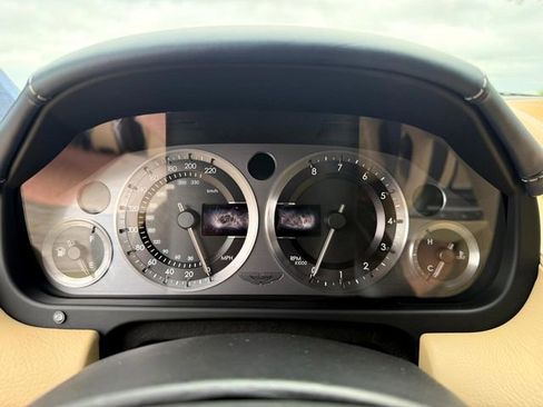 Used 2005 Aston Martin DB9 Coupe RWD image 39