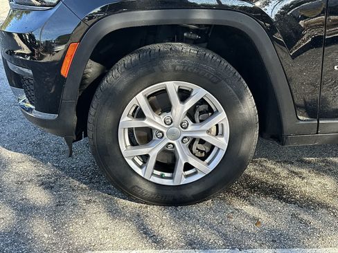Used 2021 Jeep Grand Cherokee L Limited AWD/4WD image 13