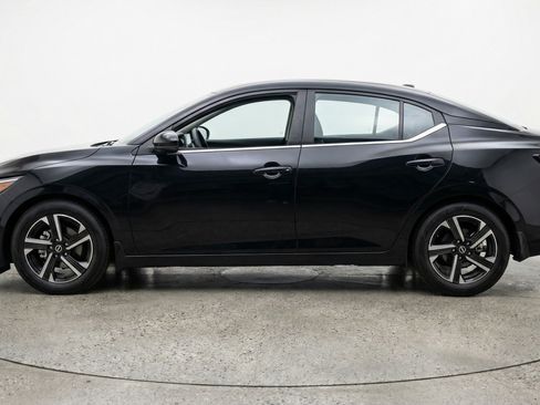 Used 2025 Nissan Sentra SV image 5