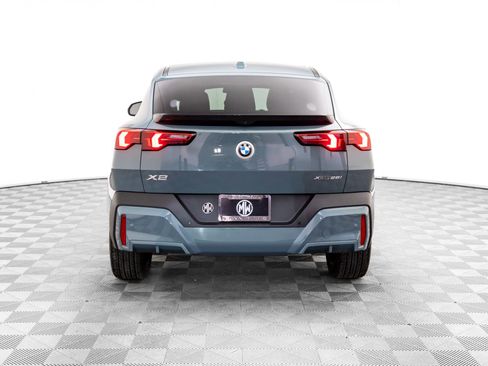 Certified 2025 BMW X2 xDrive28i w/ Premium Package image 4