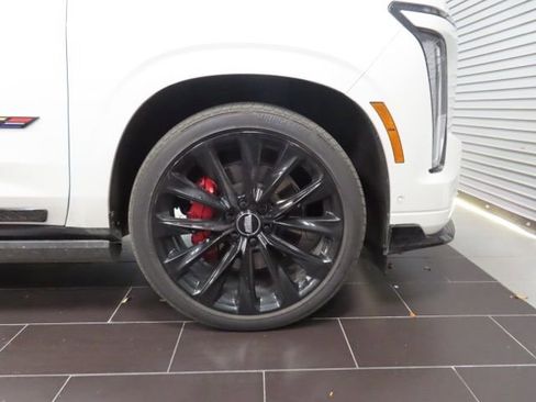 Certified 2025 Cadillac Escalade ESV V w/ LPO, ONYX Package image 20