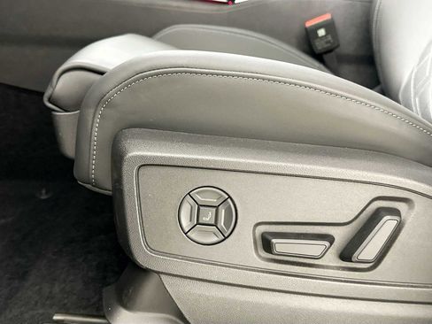 New 2025 Audi SQ5 Premium Plus image 18