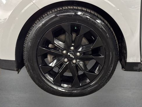 Certified 2024 Kia Carnival SX Prestige image 12