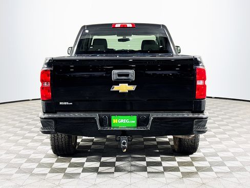 Used 2018 Chevrolet Silverado 1500 Custom w/ Custom Value Package RWD image 8