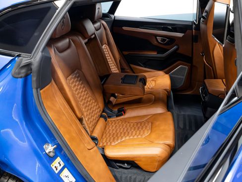 Used 2019 Lamborghini Urus image 27