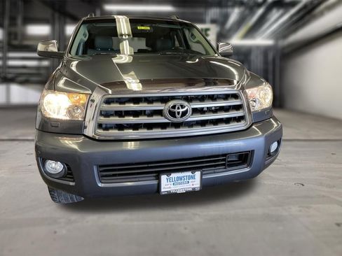 Used 2010 Toyota Sequoia Platinum AWD/4WD image 42